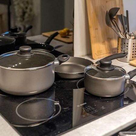 New 3Bed Stylish Apartment With Amazing Transport London Kültér fotó
