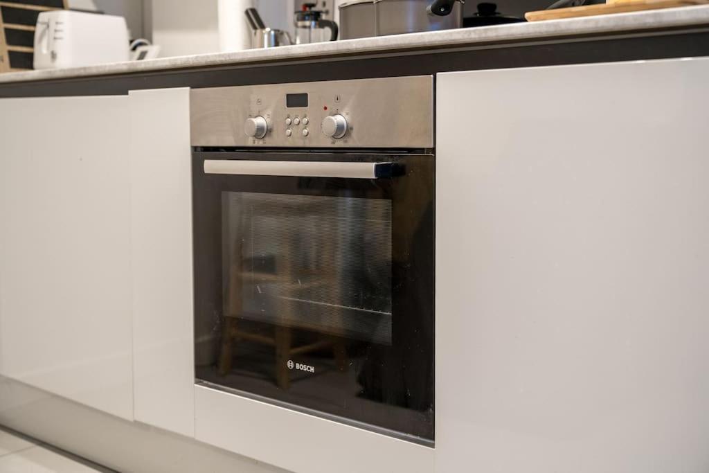 New 3Bed Stylish Apartment With Amazing Transport London Kültér fotó